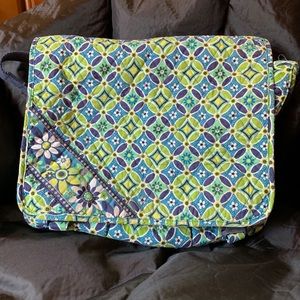 VERA BRADLEY: Daisy Daisy Messenger Bag Tote